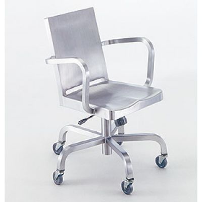 Hudson Drehstuhl von Emeco aus gebürstetem Aluminium mit Armlehnen und Rollen.